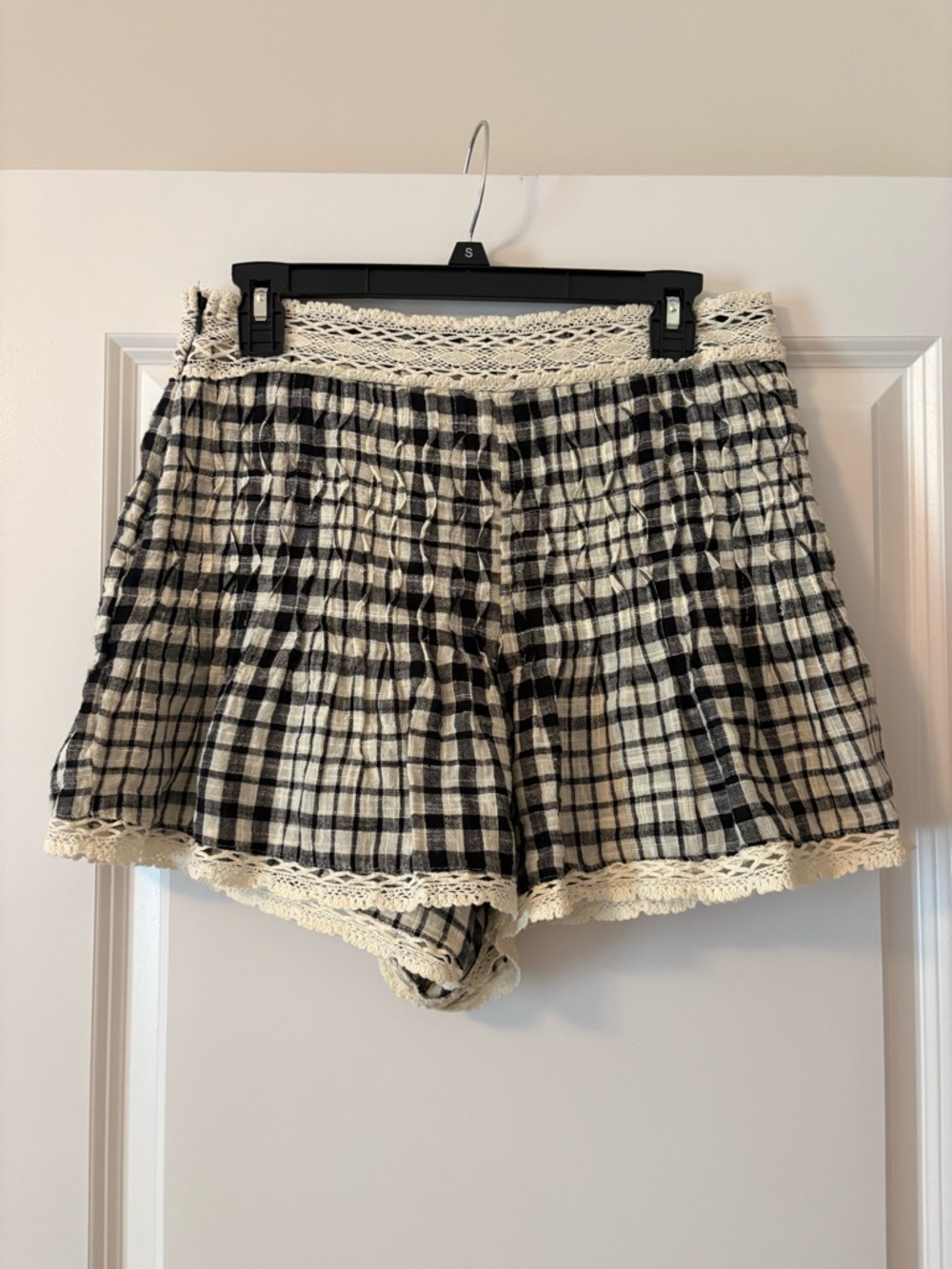 Rare Free People Black and Cream Plaid Ruffle Cropped Top & Shorts Set - Picture 10 of 10